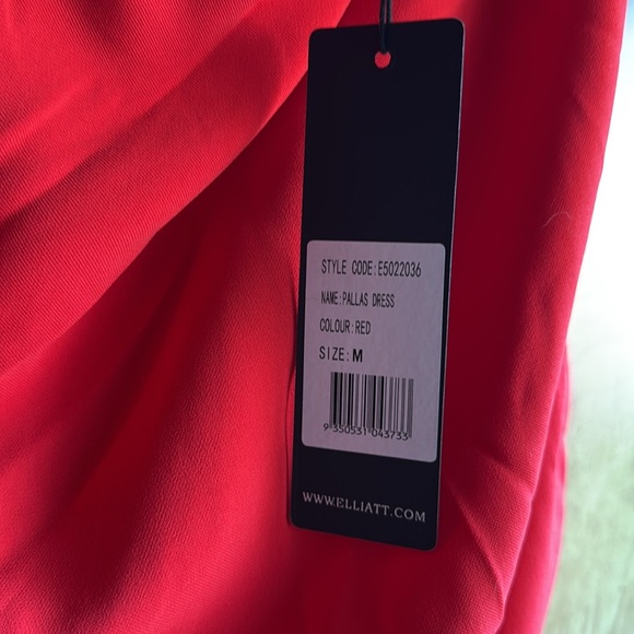 ELLIATT Pallas Vibrant Red Asymmetrical Dress - mordernwear.com ELLIATT Pallas Vibrant Red Asymmetrical Dress - mordernwear.com